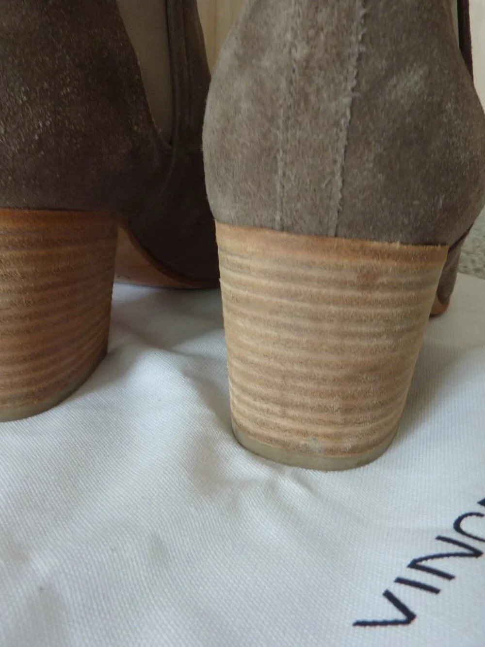 $395 Vince Hallie Round Toe Suede Grey Limestone Boots SZ 11 41 Low heel Booties